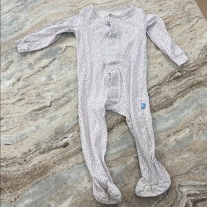 Magnetic me lilac print organic cotton footie size 12-18m